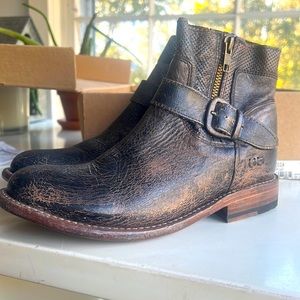 Bed Stu, BECCA black lux  ankle boot built with dual zippers.